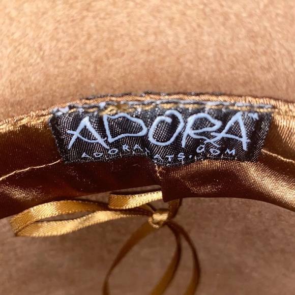 NWOT Adora adjustable felt hat - Picture 3 of 3